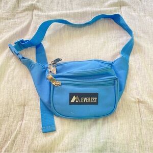 Everest Fanny Pack | Light Blue | Silver Hardware